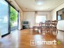 ～穏やかな陽の入るＬＤＫ～
・大きな窓のあるＬＤＫは陽当りも良好で明るい空間となっております。
・ご家族団らんなど過ごす時間の多いＬＤＫが明るいのは嬉しいポイントですね。
