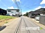 ～暮らしやすい立地～
・道幅も広く見通しの良い道路で車の出し入れも安心です。
