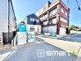 ～閑静な住宅街の立地～
・周辺は閑静な住宅街となっておりますので、静かな暮らしをご実現いただけます。
・前面道路の交通量も多くないので、小さなお子様がいるご家庭でもご安心ですね。
