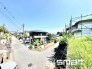～暮らしやすい立地～
・道幅も広く見通しの良い道路で車の出し入れも安心です。
・周辺、商業施設も充実しています。毎日のお買い物も安心です。