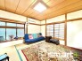 ～３面採光の和室～
・３面採光によって日当たりと風通しのよい空間が生まれます。
・窓が多いことで開放感あふれるに空間が広がりますね。
