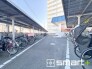 ～敷地内に駐輪場もございます～
・もちろんですが駐輪場もございますので、自転車をご利用の方もご安心くださいませ。
・ご内覧の際はぜひ共用部も併せてご確認ください。
