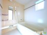 ～浴室乾燥機付きの浴室～
・浴室には乾燥機が付いているので雨の日でも洗濯物を干すことが可能です。
・水はけの良い床材など機能面も充実。マイクロバブルなどオプションもご相談くださいませ。
