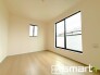 ～２面採光の明るいお部屋～
・洋室は２面採光とする事で穏やかな陽の入る明るい空間となっております。
・くつろぎのプライベート時間を明るい空間で穏やかにお過ごしいただけます。
