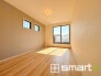 ～２面採光の明るいお部屋～
・洋室は２面採光とする事で穏やかな陽の入る明るい空間となっております。
・くつろぎのプライベート時間を明るい空間で穏やかにお過ごしいただけます。
