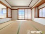 ～「和みの部屋」和室をご用意～
・ゴロンと寝転がったり、お子様のいるご家庭ではお子様を寝かしつけたり、などご活用いただける和室をご用意。
・やはり畳の香りは心が落ち着きますね。
