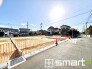 ～十分な広さのある前面道路～
・前面道路は約５.２ｍございますので、お車でのすれ違いも楽々で余計なストレスがかかりません。
・日々お車での移動が多い方には大切なポイントですね。
(１号地)