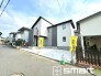 ～閑静な住宅街の立地～
・周辺は閑静な住宅街となっておりますので、静かな暮らしをご実現いただけます。
・前面道路の交通量も多くないので、小さなお子様がいるご家庭でもご安心ですね。
