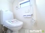 ～やはり便利なタンク式トイレ～
・最近はタンクレストイレもございますが、タンク式の場合は停電時もお水を流すことが可能。
・故障時なども比較的費用が安くなるなど、メリットが多くなります。
