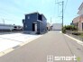 ～閑静な住宅街の立地～
・周辺は閑静な住宅街となっておりますので、静かな暮らしをご実現いただけます。
・前面道路の交通量も多くないので、小さなお子様がいるご家庭でもご安心ですね。
