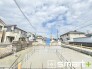 ～ベタ基礎でしっかりとした土台～
・コンクリートの中に鉄筋を配し強度を高めた「ベタ基礎」を採用。
・しっかりとした土台を造ったうえで、その上に建物が築造されていきます。
