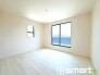 ～２面採光の明るいお部屋～
・洋室は２面採光とする事で穏やかな陽の入る明るい空間となっております。
・くつろぎのプライベート時間を明るい空間で穏やかにお過ごしいただけます。
