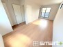 ～２面採光の明るいお部屋～
・洋室は２面採光とする事で穏やかな陽の入る明るい空間となっております。
・くつろぎのプライベート時間を明るい空間で穏やかにお過ごしいただけます。(1号棟)
