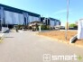 1号棟 ～閑静な住宅街の立地～
・周辺は閑静な住宅街となっておりますので、静かな暮らしをご実現いただけます。
・前面道路の交通量も多くないので、小さなお子様がいるご家庭でもご安心ですね。
