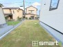 ～広々したお庭のある邸宅～
・余裕の敷地には広いお庭もご用意。
・ガーデニングや安らぎの空間として、倉庫を置いたりと様々な活用が可能です。
・人工芝の敷設などもお気軽にご相談くださいませ。
