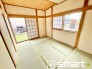 ～「和みの部屋」和室をご用意～
・ゴロンと寝転がったり、お子様のいるご家庭ではお子様を寝かしつけたり、などご活用いただける和室をご用意。
・やはり畳の香りは心が落ち着きますね。
