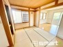 ～「和みの部屋」和室をご用意～
・ゴロンと寝転がったり、お子様のいるご家庭ではお子様を寝かしつけたり、などご活用いただける和室をご用意。
・やはり畳の香りは心が落ち着きますね。
