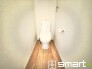 ～やはり便利なタンク式トイレ～
・最近はタンクレストイレもございますが、タンク式の場合は停電時もお水を流すことが可能。
・故障時なども比較的費用が安くなるなど、メリットが多くなります。
