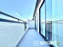～洗濯物も干しやすいバルコニー～
・陽当たり良好な南側のバルコニーは２部屋から出入りができて毎日のお洗濯も快適。
・テラス屋根等のオプションもお気軽にご相談くださいませ。
