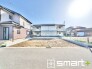 2号棟 ～閑静な住宅街の立地～
・周辺は閑静な住宅街となっておりますので、静かな暮らしをご実現いただけます。
・前面道路の交通量も多くないので、小さなお子様がいるご家庭でもご安心ですね。
