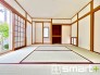 ～「和みの部屋」和室をご用意～
・ゴロンと寝転がったり、お子様のいるご家庭ではお子様を寝かしつけたり、などご活用いただける和室をご用意。
・やはり畳の香りは心が落ち着きますね。
