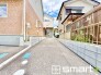 ～ゆとりあるカースペース～
・セカンドカーや来客時にも困らないカースペース２台分。物置や駐輪スペースなどにも利用できますね。
・カーポートなどのオプションもお気軽にご相談くださいませ。