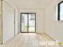 ～２面採光の明るいお部屋～
・洋室は２面採光とする事で穏やかな陽の入る明るい空間となっております。
・くつろぎのプライベート時間を明るい空間で穏やかにお過ごしいただけます。
