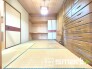 ～モダンな雰囲気の和室～
・寝室を和室にすることで、イグサの香りに包まれてリラックスして眠れます。
・和室にはベッドも置けるため、敷布団かベッドか選べるのも魅力の一つですね。
