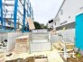 2号棟 ～閑静な住宅街の立地～
・周辺は閑静な住宅街となっておりますので、静かな暮らしをご実現いただけます。
・前面道路の交通量も多くないので、小さなお子様がいるご家庭でもご安心ですね。
