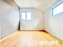 ～２面採光の明るいお部屋～
・洋室は２面採光とする事で穏やかな陽の入る明るい空間となっております。
・くつろぎのプライベート時間を明るい空間で穏やかにお過ごしいただけます。
