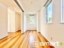 ～２面採光の明るいお部屋～
・洋室は２面採光とする事で穏やかな陽の入る明るい空間となっております。
・くつろぎのプライベート時間を明るい空間で穏やかにお過ごしいただけます。
