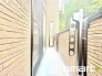 ～洗濯物も干しやすいバルコニー～
・バルコニーには物干し竿受けが標準装備されております。
・テラス屋根等のオプションもお気軽にご相談くださいませ。
(Ｂ号棟)