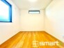 ～２面採光の明るいお部屋～
・洋室は２面採光とする事で穏やかな陽の入る明るい空間となっております。
・くつろぎのプライベート時間を明るい空間で穏やかにお過ごしいただけます。
(Ｂ号棟)