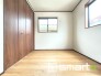 ～２面採光の明るいお部屋～
・洋室は２面採光とする事で穏やかな陽の入る明るい空間となっております。
・くつろぎのプライベート時間を明るい空間で穏やかにお過ごしいただけます。
