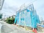 ～開放感ある角地のお住まい～
・２方向が空く事で開放感のある角地に位置しております。
・窮屈な感じが無く、ゆったりと暮らせるこの魅力をぜひ現地でご体感くださいませ。（A号棟）
