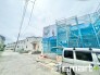 A号棟 ～十分な広さのある前面道路～
・前面道路は約４ｍございますので、お車でのすれ違いも可能で余計なストレスがかかりません。
・日々お車での移動が多い方には大切なポイントですね。
