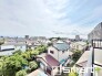 ～バルコニーからの眺望～
・お部屋の延長として、外の空気を感じながらリラックスできるスペースになりますね。
・周囲の景色や夕日を楽しむことも魅力のひとつです。
