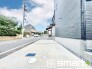 ～ゆとりあるカースペース～
・セカンドカーや来客時にも困らないカースペース。自転車やバイク物置などもおける余裕の広さです。
・カーポートなどのオプションもお気軽にご相談くださいませ。