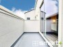 ～洗濯物も干しやすいバルコニー～
・陽当たり良好な南側のバルコニーは毎日のお洗濯に大活躍。
・テラス屋根等のオプションもお気軽にご相談くださいませ。
