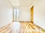 ～２面採光の明るいお部屋～
・洋室は２面採光とする事で穏やかな陽の入る明るい空間となっております。
・くつろぎのプライベート時間を明るい空間で穏やかにお過ごしいただけます。
