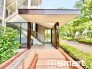 ～管理の行き届いたエントランス～
・お住まいの「顔」でもあるエントランス。管理会社の方でしっかりと管理されております。
・ぜひ現地でご体感くださいませ。
