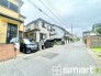 ～閑静な住宅街の立地～
・周辺は閑静な住宅街となっておりますので、静かな暮らしをご実現いただけます。
・前面道路の交通量も多くないので、小さなお子様がいるご家庭でもご安心ですね。
