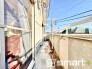 ～洗濯物も干しやすいバルコニー～
・陽当たり良好な南側のバルコニーは毎日のお洗濯に大活躍。
・物干し竿受けが標準装備されているのですぐにお使いいただけます。