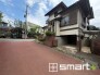 ～開放感ある角地のお住まい～
・２方向が空く事で開放感のある角地に位置しております。
・窮屈な感じが無く、ゆったりと暮らせるこの魅力をぜひ現地でご体感くださいませ。
