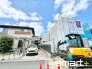 ～閑静な住宅街の立地～
・周辺は閑静な住宅街となっておりますので、静かな暮らしをご実現いただけます。
・前面道路の交通量も多くないので、小さなお子様がいるご家庭でもご安心ですね。
