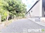 ～敷地は広々６４坪超～
・駐車スペースは自転車やバイク、物置などもおける余裕の広さです。
・是非、現地にて一度ご覧ください。
