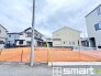 ～閑静な住宅街の立地～
・周辺は閑静な住宅街となっておりますので、静かな暮らしをご実現いただけます。
・前面道路の交通量も多くないので、小さなお子様がいるご家庭でもご安心ですね。
