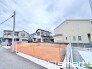 ～十分な広さのある前面道路～
・前面道路は約４ｍございますので、お車でのすれ違いも可能で余計なストレスがかかりません。
・日々お車での移動が多い方には大切なポイントですね。
