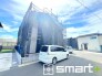 ～閑静な住宅街の立地～
・周辺は閑静な住宅街となっておりますので、静かな暮らしをご実現いただけます。
・前面道路の交通量も多くないので、小さなお子様がいるご家庭でもご安心ですね。
(１号棟)