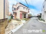 ～閑静な住宅街の立地～
・周辺は閑静な住宅街となっておりますので、静かな暮らしをご実現いただけます。
・前面道路の交通量も多くないので、小さなお子様がいるご家庭でもご安心ですね。
